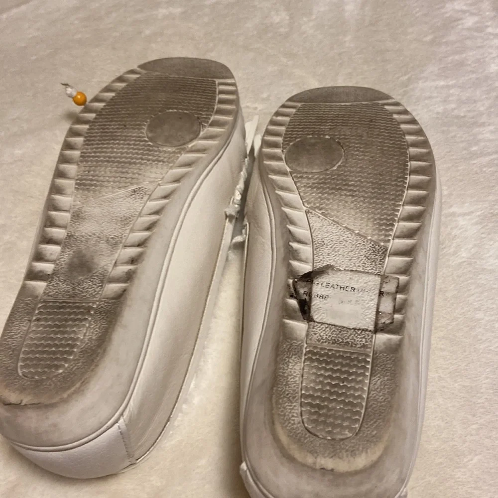 White leather Moccasins - Picture 3 of 4